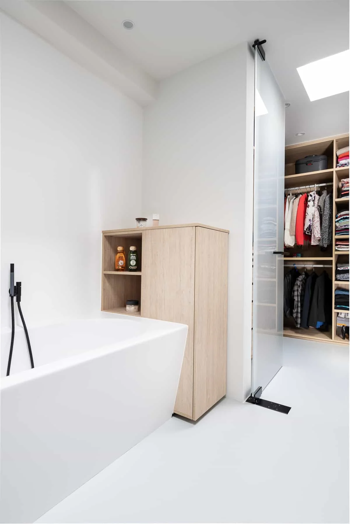 8 NEVES BADKAMER DRESSING 1